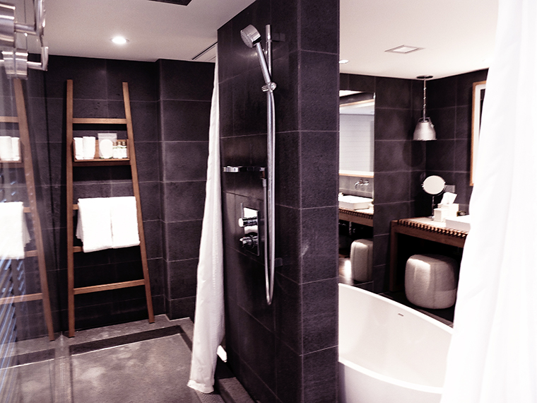 Andaz Hotel Villa Suite Bath